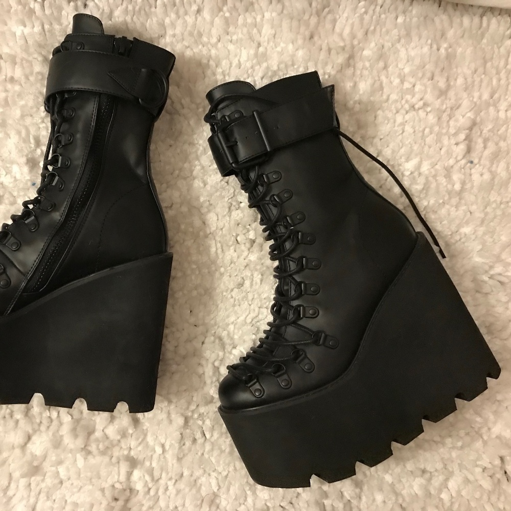 Demonia *NEW* Platform Boots Black Vegan Leather-8 - Picture 5 of 8